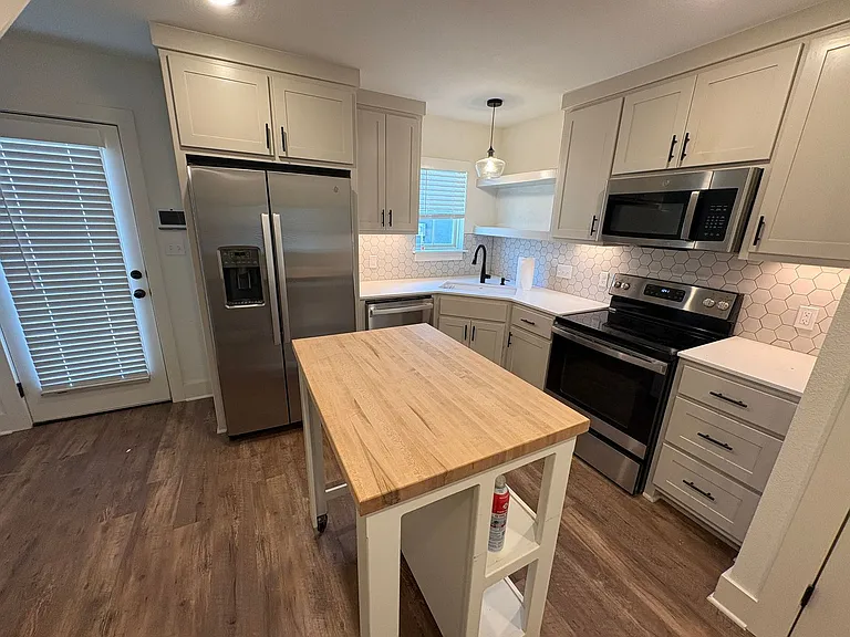 3846 W Somerville Ln — Photo 6