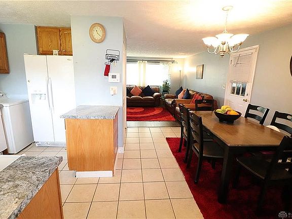3rd image of 5774 Traymore Dr