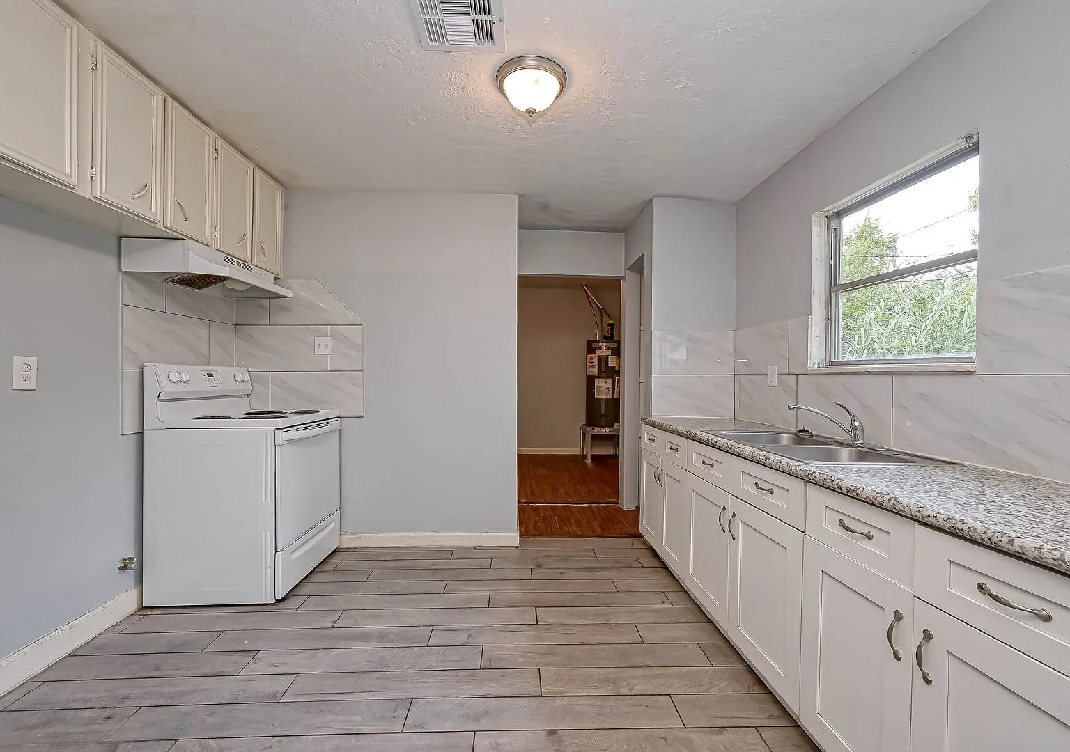 Spacious 4 Bedroom/2Bathroom Home in Houston Comfortable South Houston Home Near Medical Center &... — Photo 4