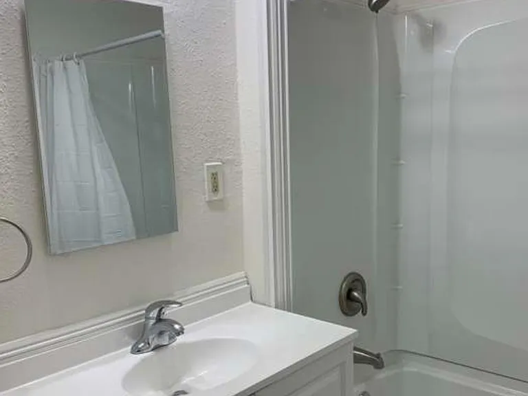 2115 Dumesnil St — Photo 10
