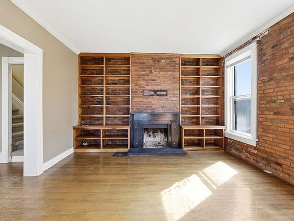 5th image of 114 E Beck St