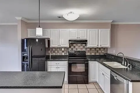 222 Forkner Dr #23 — Photo 2