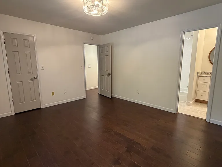 241 Willow Ct #83 — Photo 7