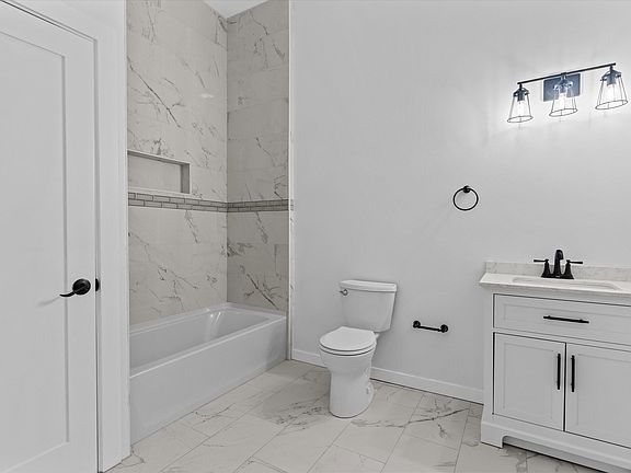 2nd image of 276-280 Essex St #302