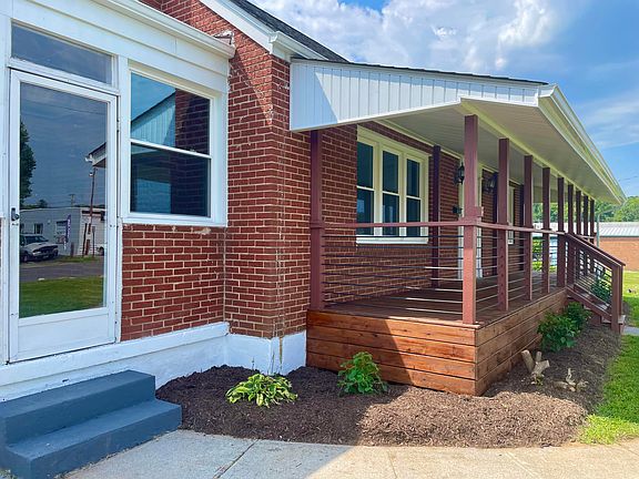 2nd image of 3103 Wentworth Ave NW