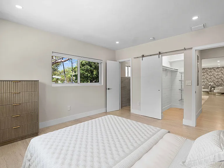 1345 SW 14th Ave — Photo 24