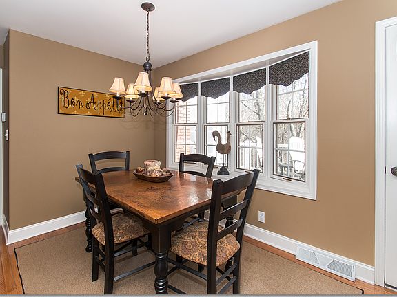 4th image of 8625 Hollis Ln