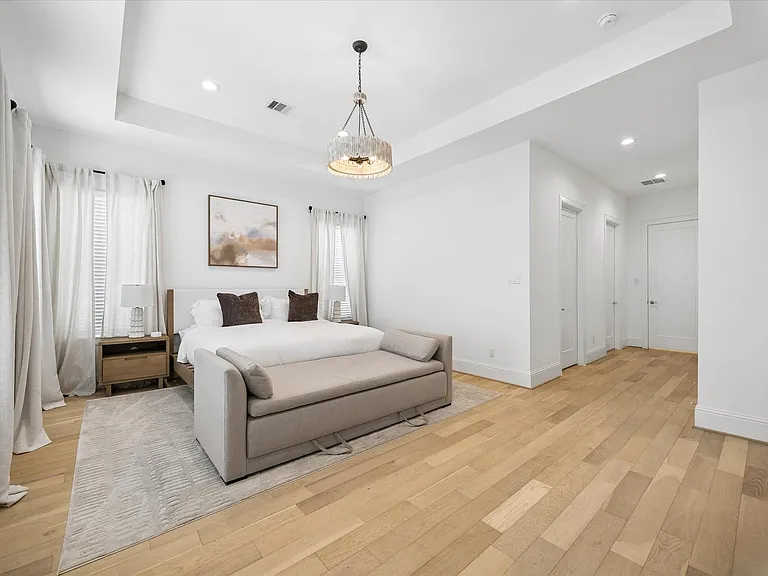 826 Nadine St — Photo 11