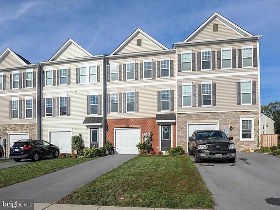 4th image of 177 Solara Dr