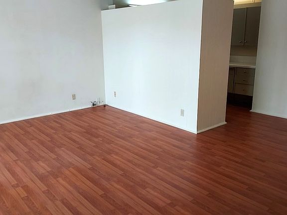 4th image of 1617 E Ocean Blvd APT 1
