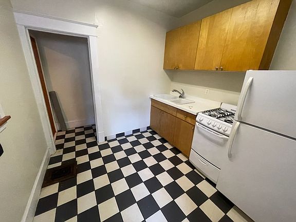 5th image of 2721 Girard Ave S APT 5