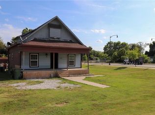 102 E Willow St, Rogers, AR 72756