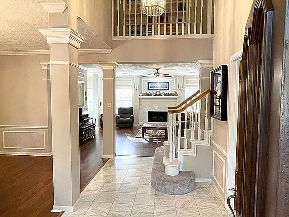 Beautiful marble floor Foyer