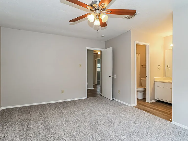 12627 Day Hollow Ln — Photo 10