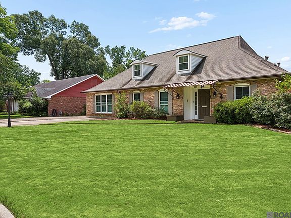 2nd image of 9772 Chateau Dr