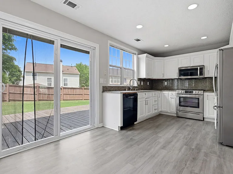 2533 Boxbourne Ct SE — Photo 36