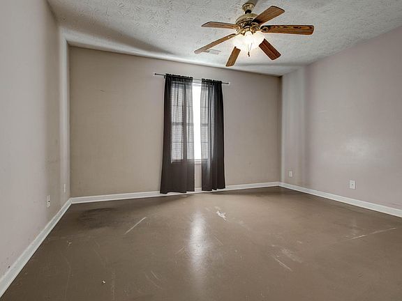 2nd image of 708 Peggy Branch Dr