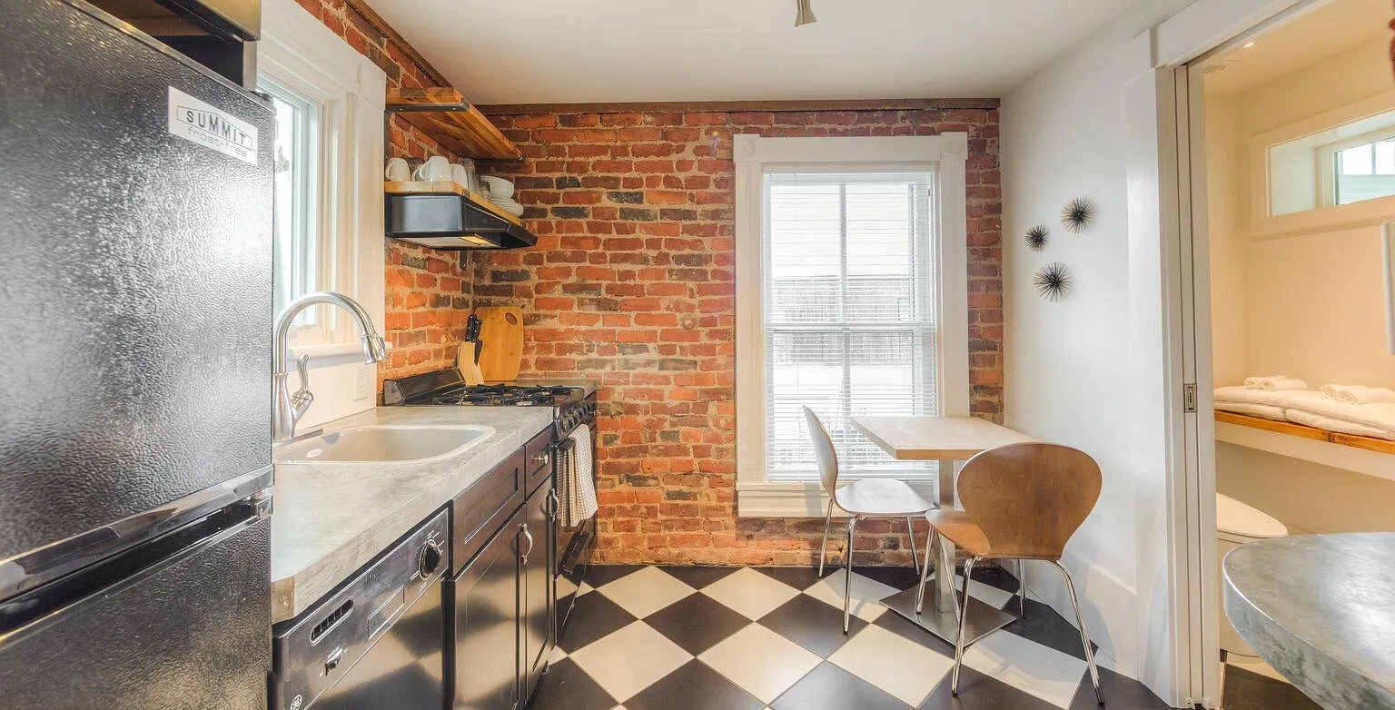 1 bed, 450 sqft, $2,550 — Photo 4