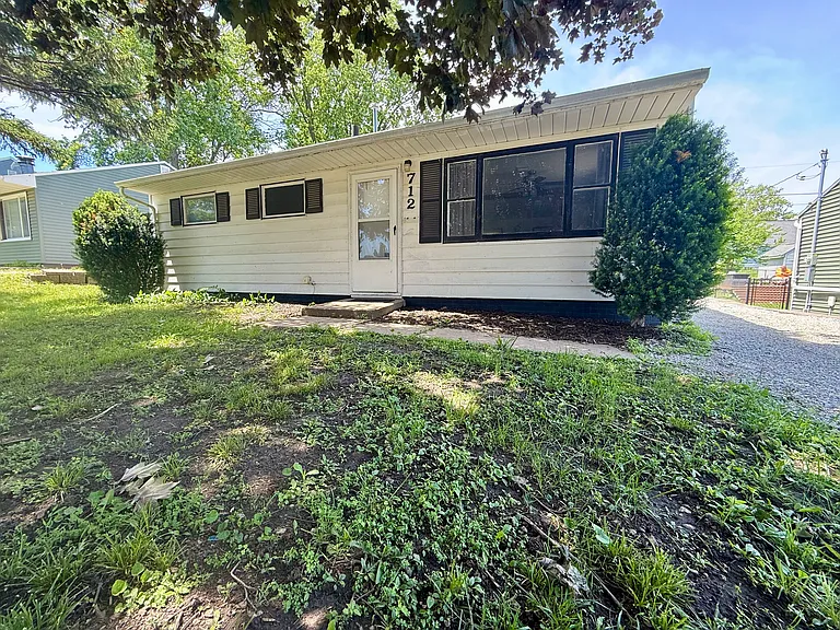 712 Maxwell St — Photo 1