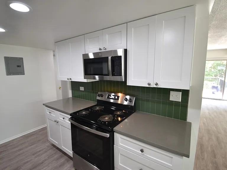 4440 Laguna Pl - Meadows Apartments — Photo 25