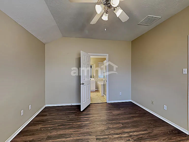 2513 Cloudcroft Dr — Photo 8