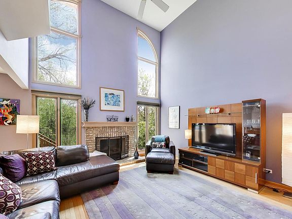 3rd image of 723 N Walden Dr