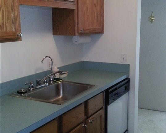 5th image of 556 E Fox Hills Dr #1