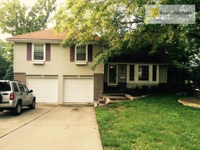 8741 Candlelight Ln, Lenexa, KS, 66215