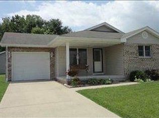 1014 Dunbar Dr, Seymour, IN 47274