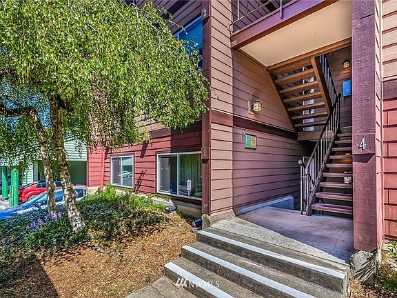 2nd image of 17430 Ambaum Blvd S APT 3