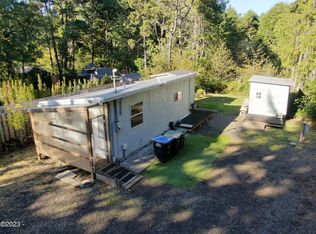 153 NE California St, Yachats, OR 97498