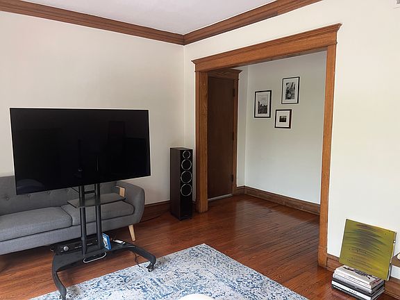 3rd image of 3144 W Lyndale St #1