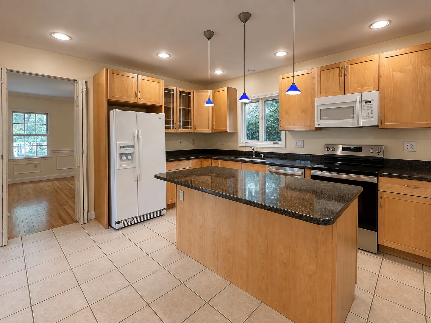 5 bed, 3.5 bath, 3020 sqft, $5,500 — Photo 4