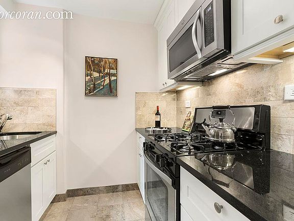 5th image of 123 E 75th St APT 4A