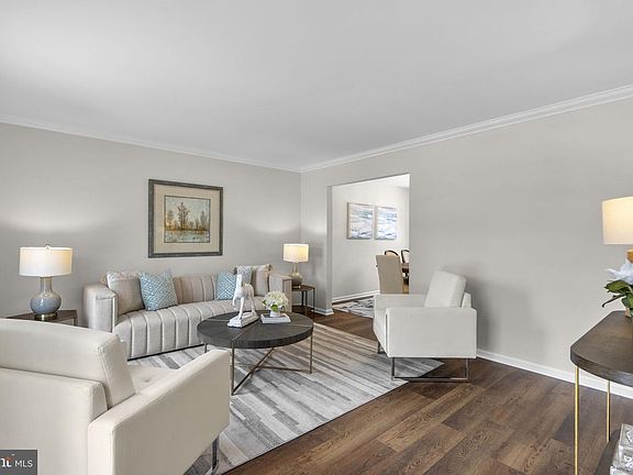 4th image of 8 Seville Way