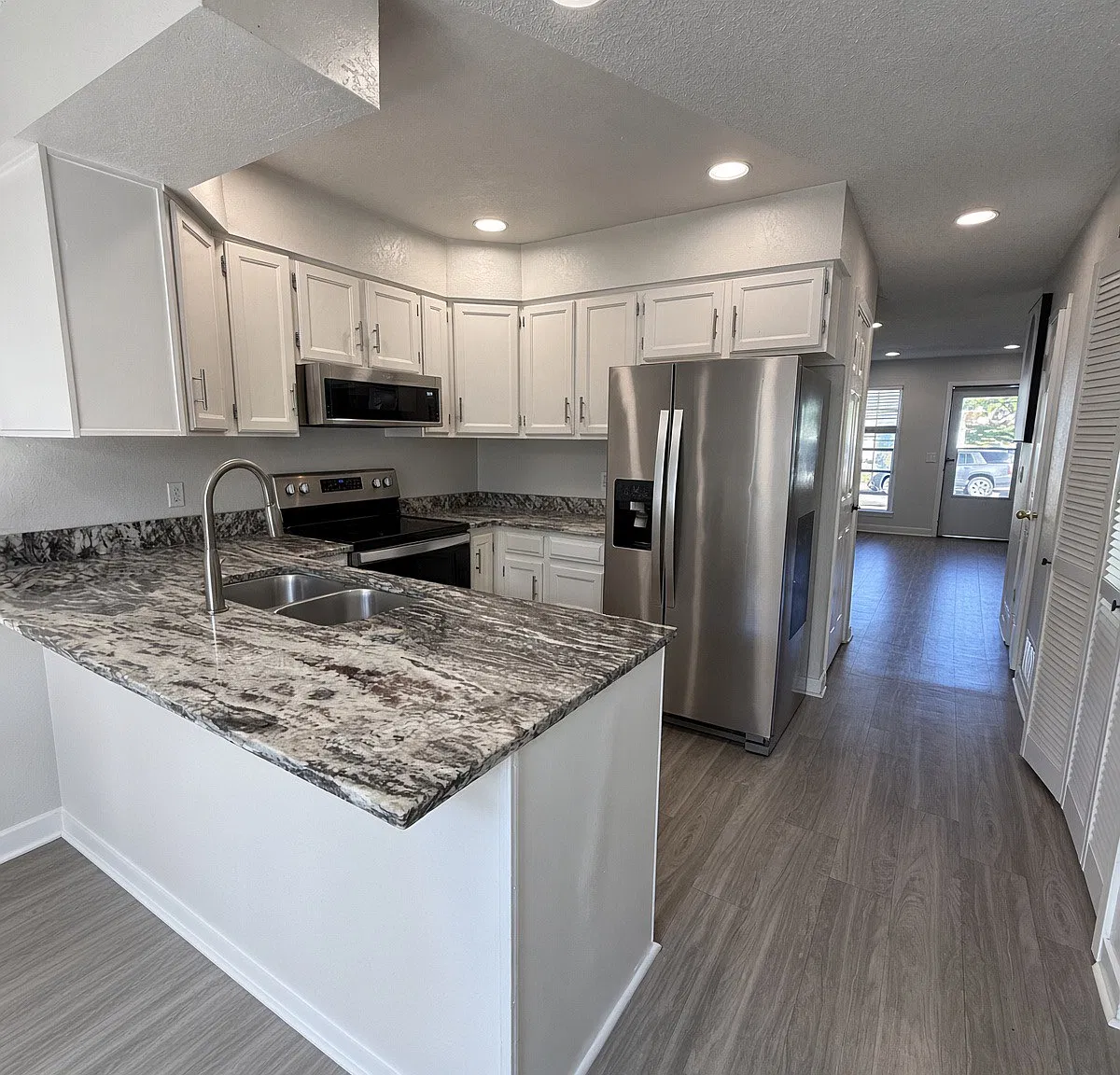2 bed, 1131 sqft, $2,350 — Photo 2
