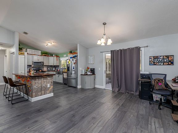 3rd image of 1591 N Blackwell