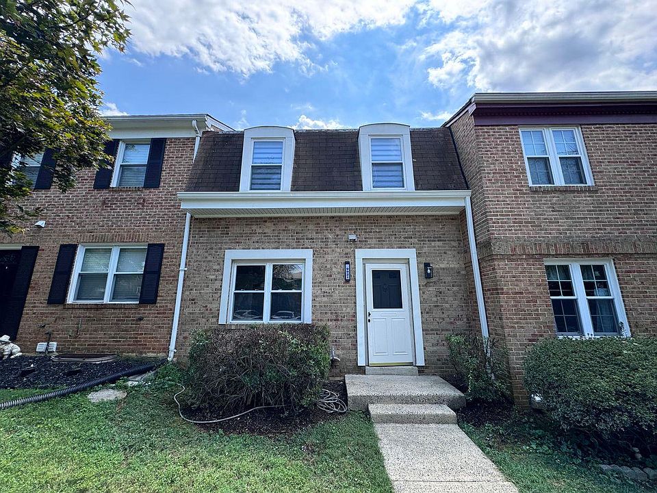 1st image of 9921 Lakepointe Dr