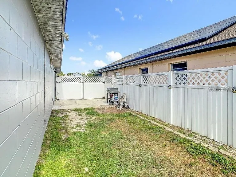 9655 Hollyhill Dr — Photo 14