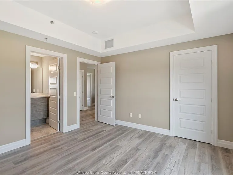 955 Ouellette Ave #407 — Photo 5
