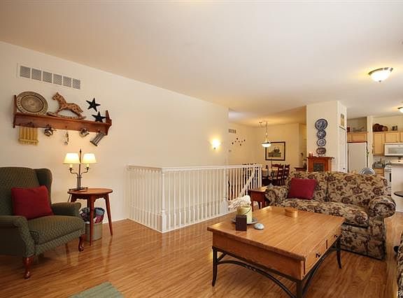 5th image of 1836 Maple Park Dr E