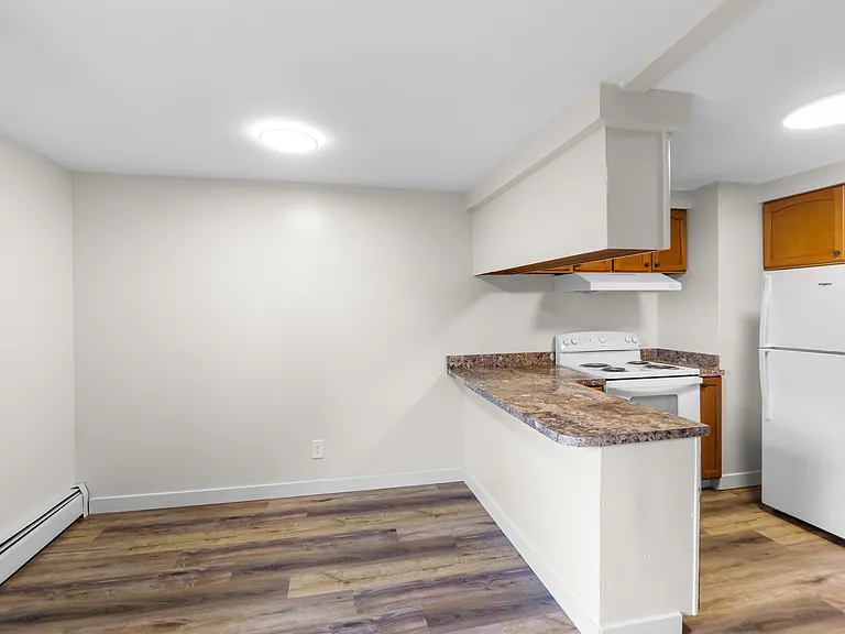 Clay Court Apartments — Photo 89