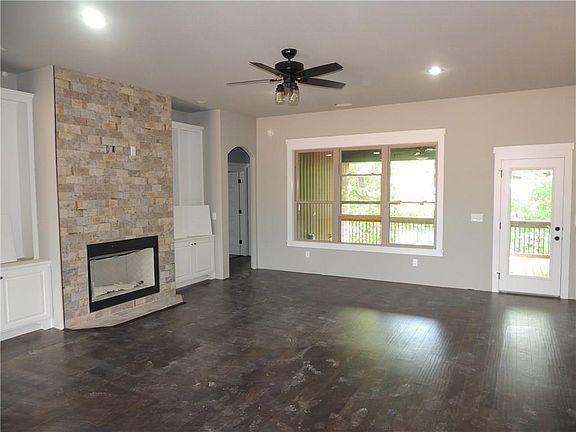 2nd image of 3700 NE Oakbrooke Ave