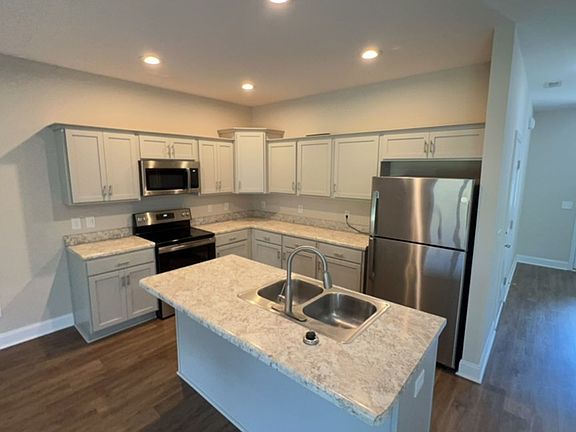2nd image of 360 S Stingray Ln