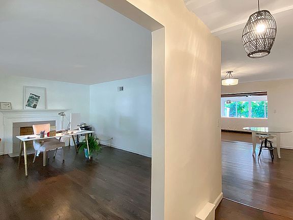 5th image of 329 Oxford Dr