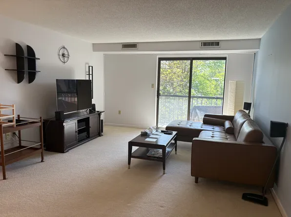 23 Elm St APT 208, Somerville, MA 02143