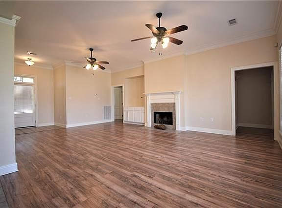 2nd image of 3419 Cove Ct