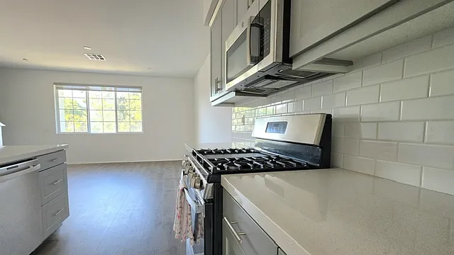 8141 Garden Park St — Photo 8