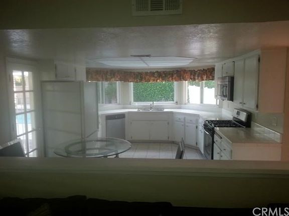 4th image of 4615 Blackrock Ave