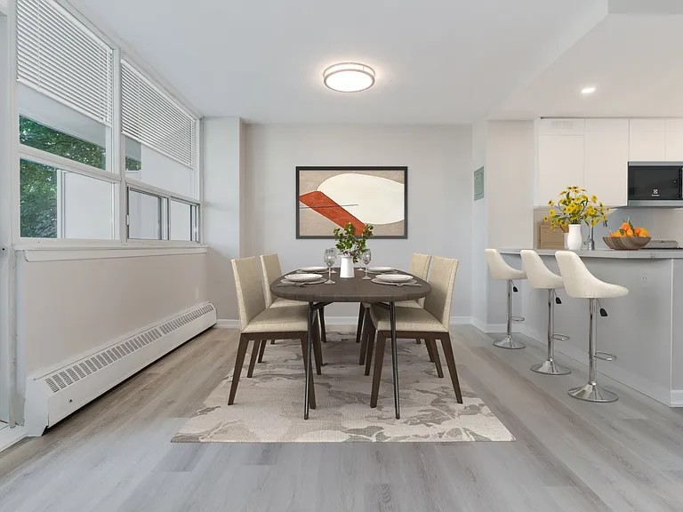 33 Erskine Ave — Photo 43